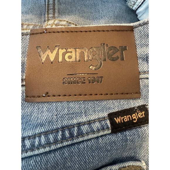 Wrangler NWT 36 x 32 Mens Relaxed Boot Jeans Medium Denim - Picture 12 of 15